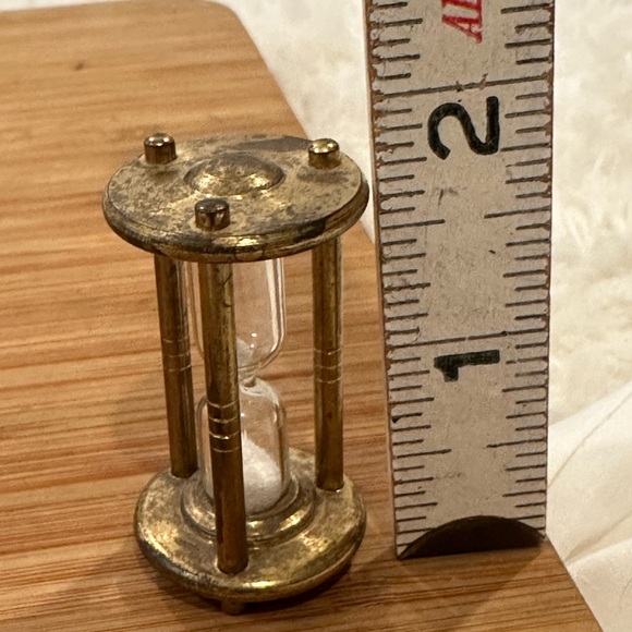 Mini Sand Timer Clock - Picture 7 of 11